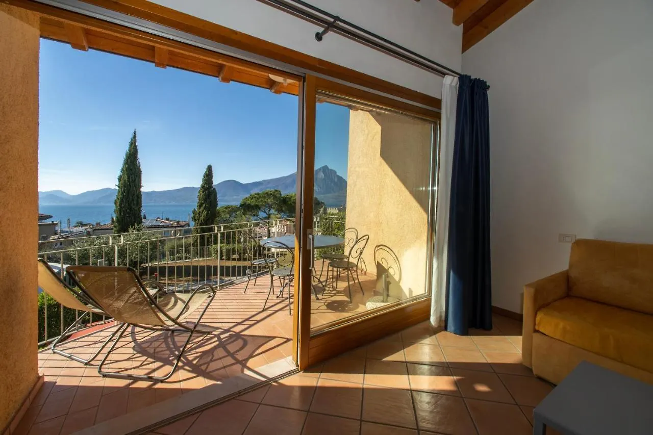 Residence Ca Del Lago Torri Del Benaco 3*,
