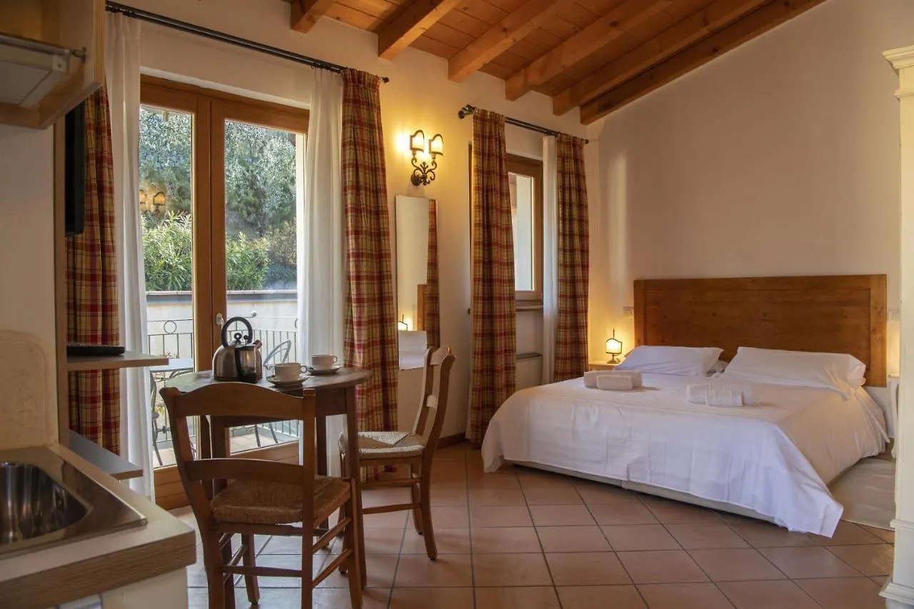 Residence Ca Del Lago Torri Del Benaco Hotel apartamentowy