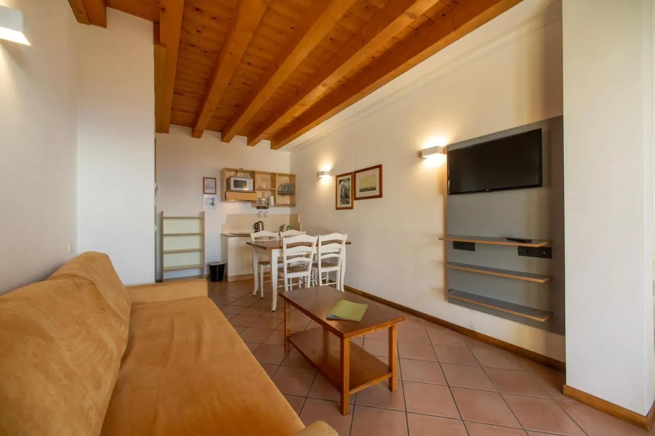 Residence Ca Del Lago Torri Del Benaco 3*,