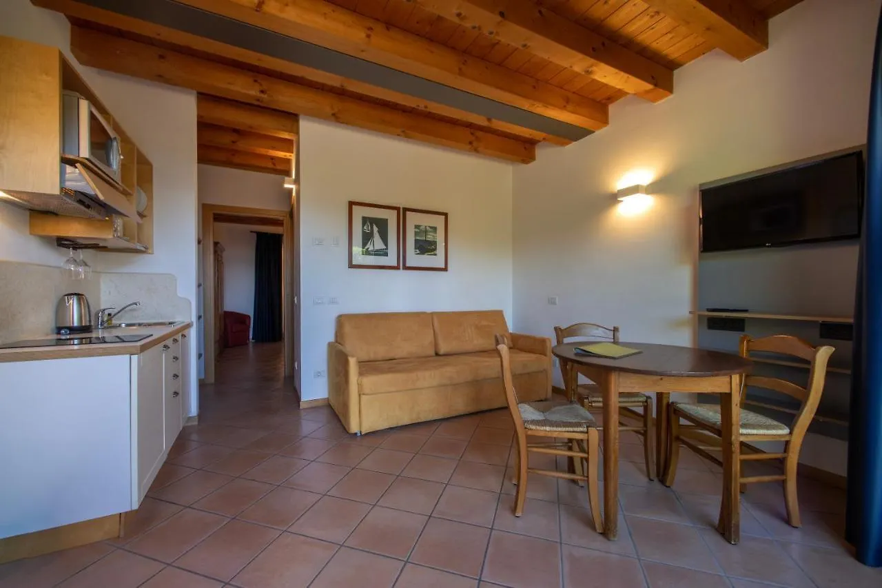 Residence Ca Del Lago Torri Del Benaco 3*,