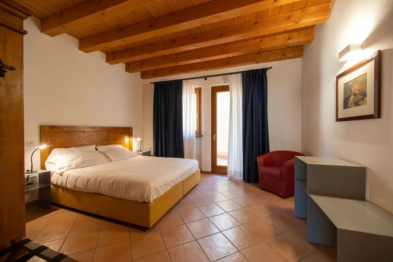 Residence Ca Del Lago Torri Del Benaco Italy