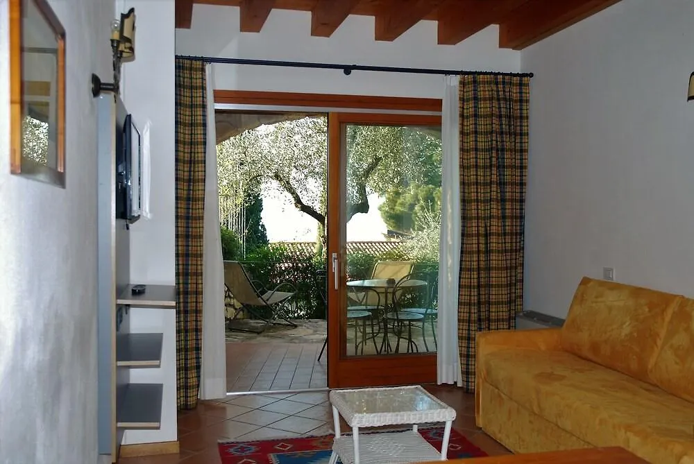 Residence Ca Del Lago Torri Del Benaco 3*,